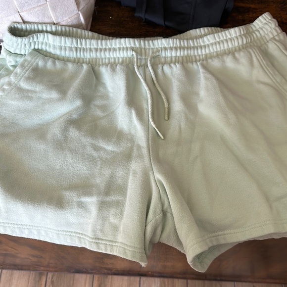 Universal THREAD lounge shorts - Picture 1 of 5